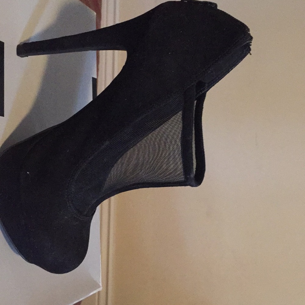 Black shoes